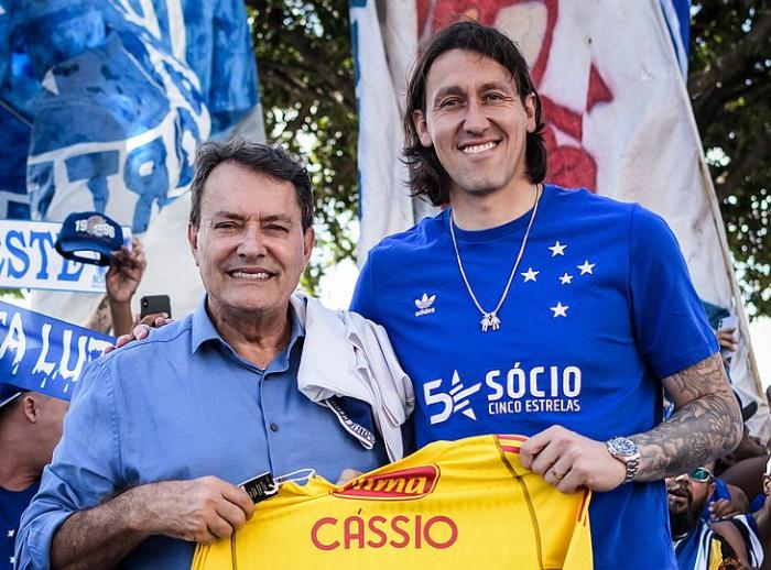 Cruzeiro anuncia contratação de Cássio, ex-Corinthians
