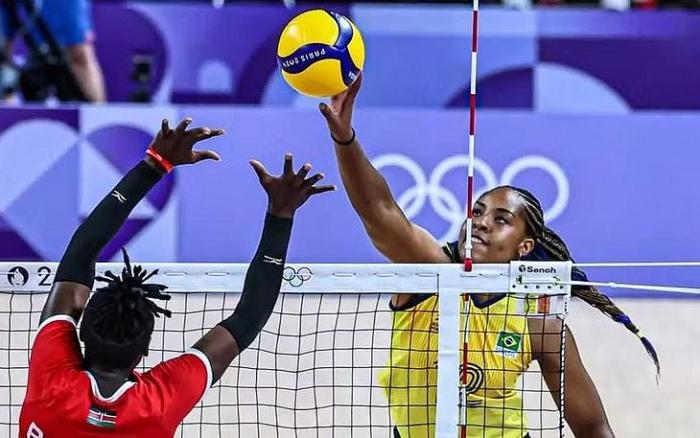 Seleção Brasileira feminina de vôlei estreia com vitória