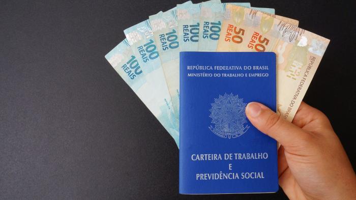 Governo planeja salário mínimo de R$ 1.509 para 2025