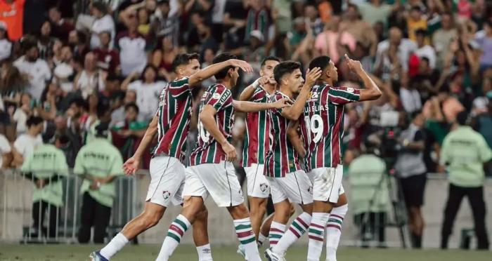 Fluminense derrota São Paulo por 2 a 0 e segue fora do Z4