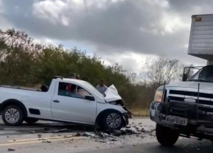 Colisão na BR 423, na zona rural de Inhapi deixa uma pessoa morta e outra ferida