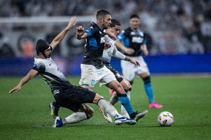 Corinthians empata com o Racing 