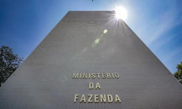 Governo prepara pacote de corte de gastos e envia ao congresso após ajustes com ministérios