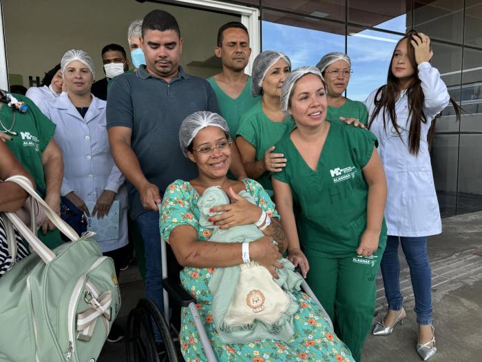 Acidente na serra da barriga: Gravida que sobreviveu e teve bêbe tem alta e volta para casa