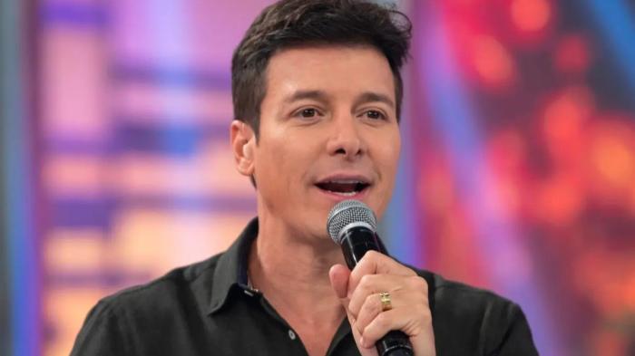 Rodrigo Faro anuncia término de parceria com a RecordTV após 16 anos