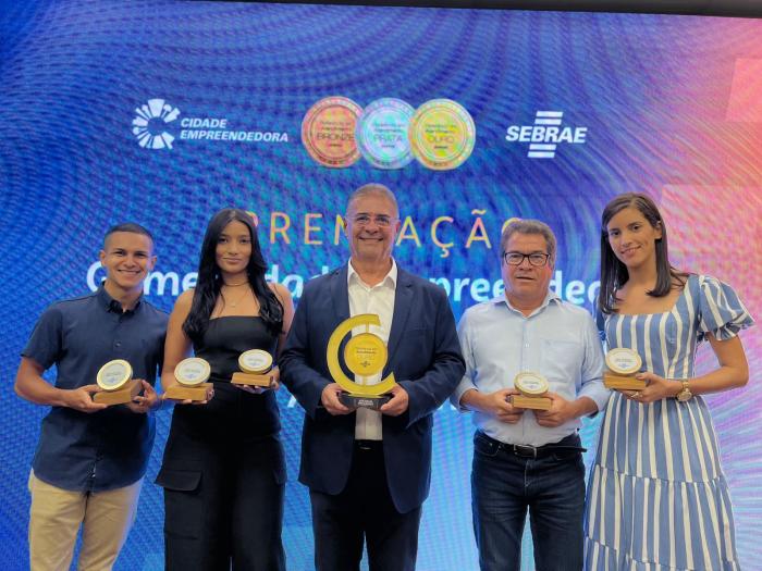 Selo Ouro do Sebrae 2024 é entregue a sala do empreendedor de São Miguel dos Campos