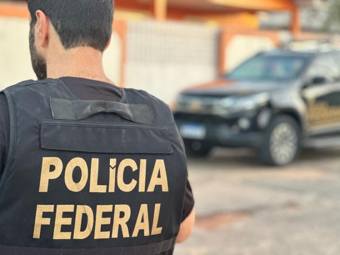 Polícia Federal prende 17 pessoas em megaoperação contra fraudes em cinco estados