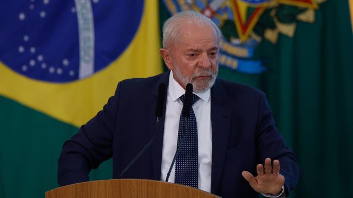 Lula tem dreno retirado com sucesso e se recupera bem, diz novo boletim