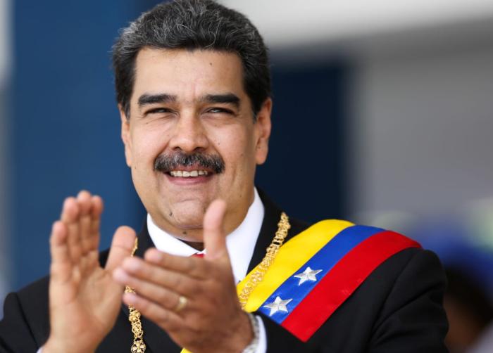 Maduro anuncia reforma constitucional em meio a críticas e repressão