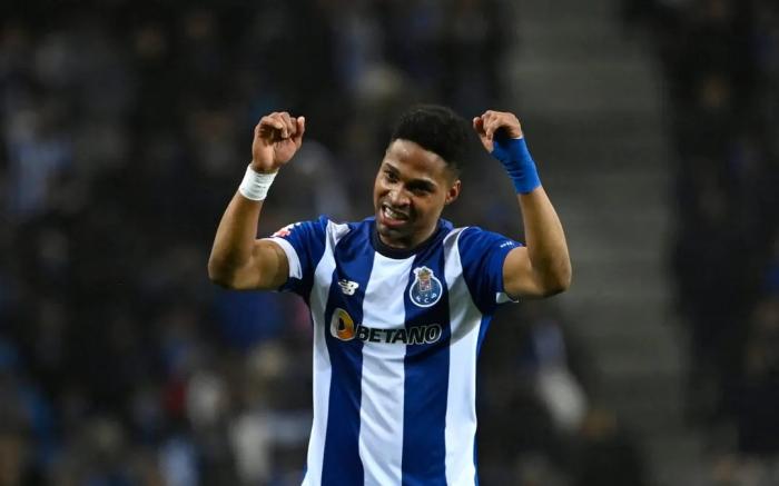 São Paulo espera resposta do Porto por Wendell